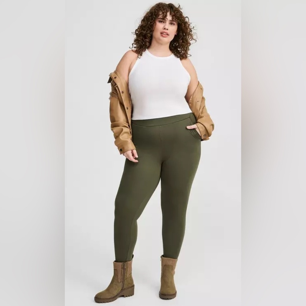 Torrid Full Length Signature Waist Fleece-Lined Pocket Legging